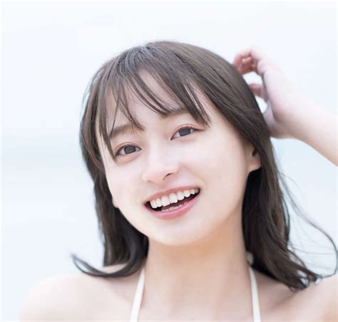 影山優佳 水着画像|影山優佳（日向坂46）、ヌーディーカラーのランジェ。